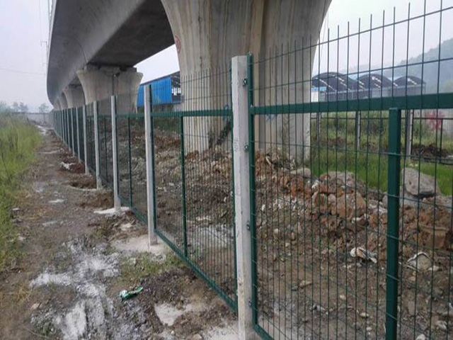 川森城市道路護欄圖片